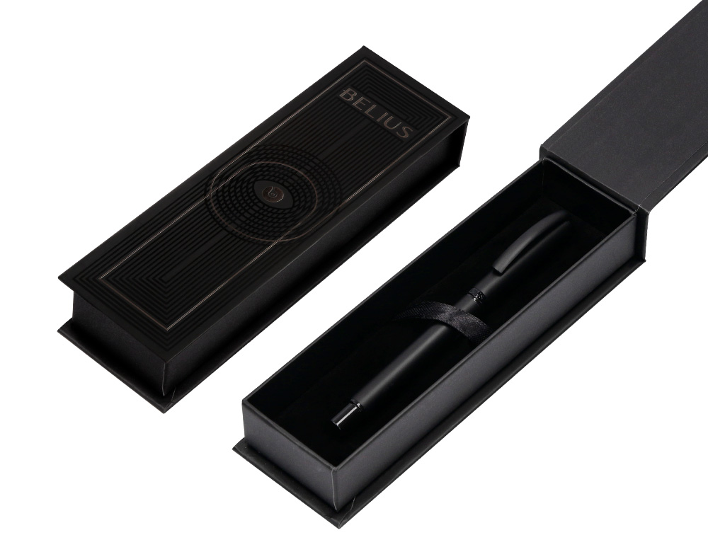 ROLLER BELIUS TURBO MONOCHROME ALUMINIUM TEXTURE POINTILLEE ENCRE BLEUE COLORIS NOIR DANS COFFRET CADEAU