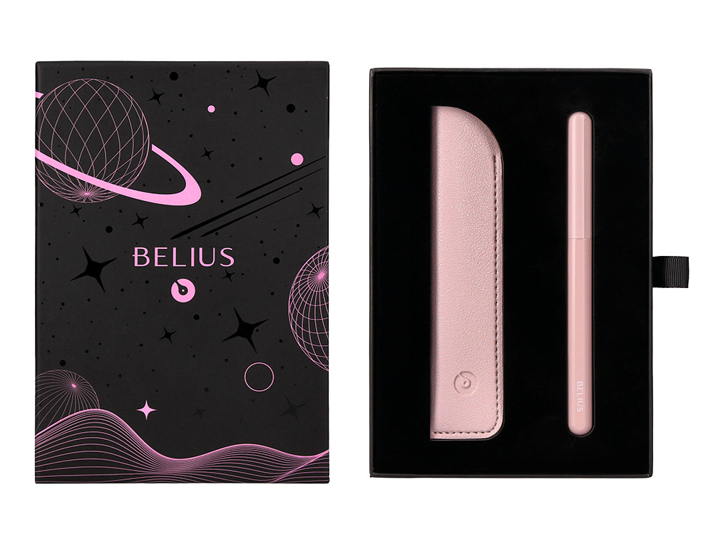 ROLLER ET ETUI EN SIMILI CUIR BELIUS SPACE B MONOCHROME SANS AGRAFE ENCRE BLEUE COLORIS ROSE DANS COFFRET CADEAU