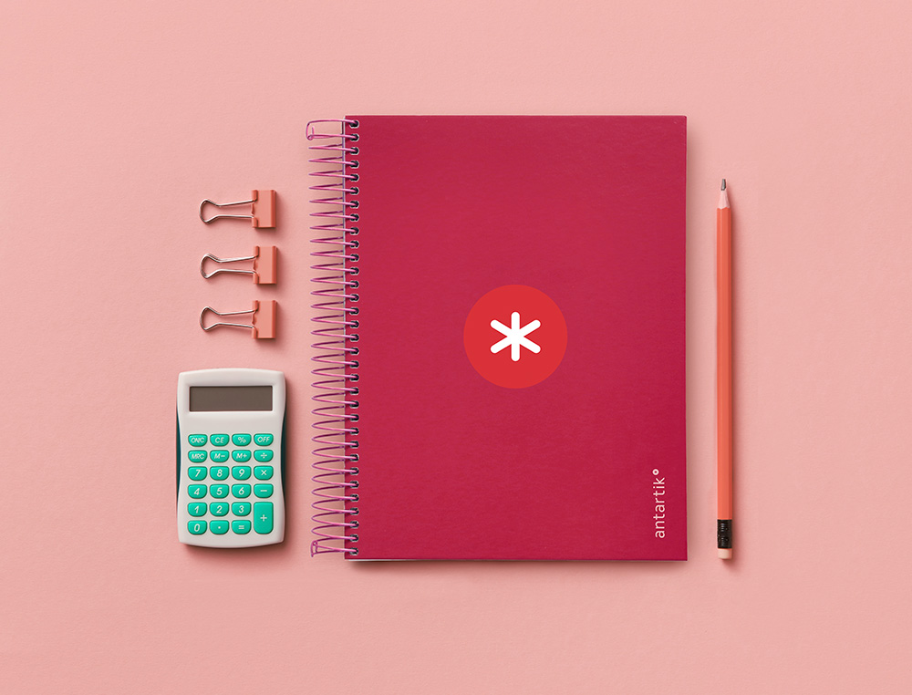 CAHIER SPIRALE ANTARTIK A5 14,8X21CM 240P 90G/M2 5X5MM 6 TROUS COIL-LOCK COLORIS       FRAMBOISE
