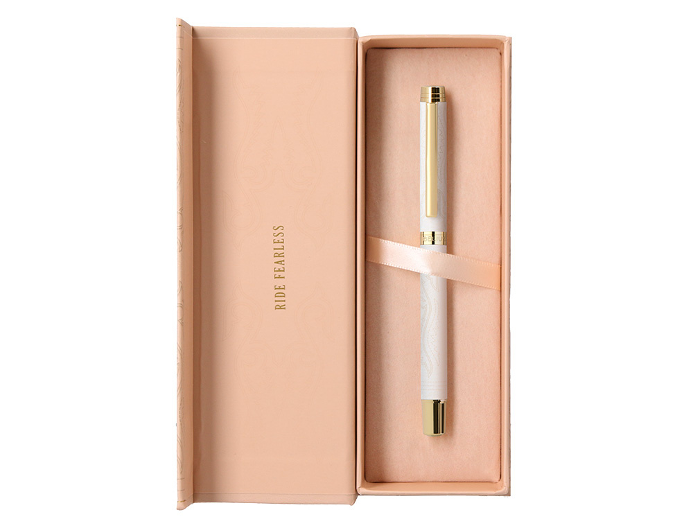 STYLO-BILLE BELIUS WILD WEST ALUMINIUM ENCRE NOIRE         ATTRIBUTS DORES COLORIS CREME COFFRET DESIGN