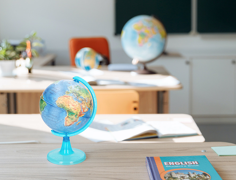 GLOBE TERRESTRE LIDERPAPEL CARTE PHYSIQUE FR             DIAMETRE 15 CM