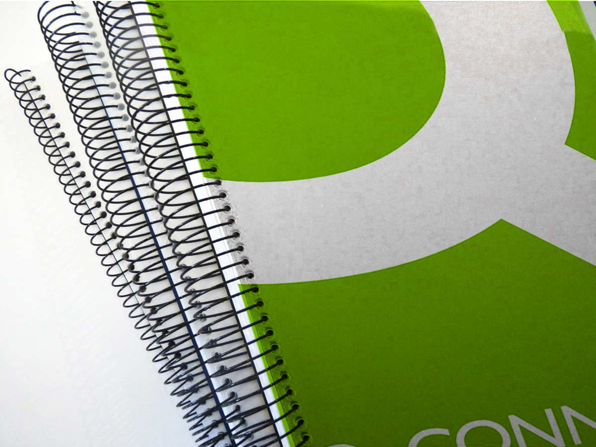 SPIRALE Q-CONNECT MTALLIQUE RELIEUR PAS 4:1 100F CALIBRE 1MM DIAMTRE 14MM COLORIS NOIR BOTE 100 UNITS