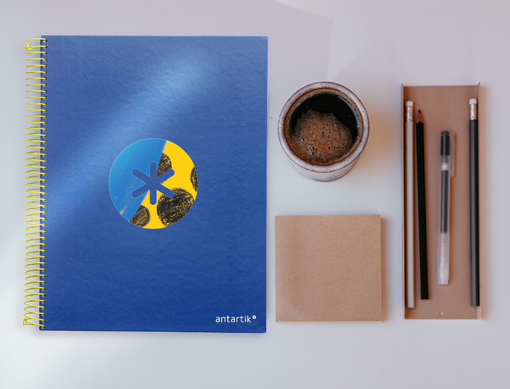 CAHIER SPIRALE ANTARTIK A4 120F 100G REMBORDE 5X5MM MICRO-PERF 5 BANDES 4 TROUS TRENDING 2020 BLEU