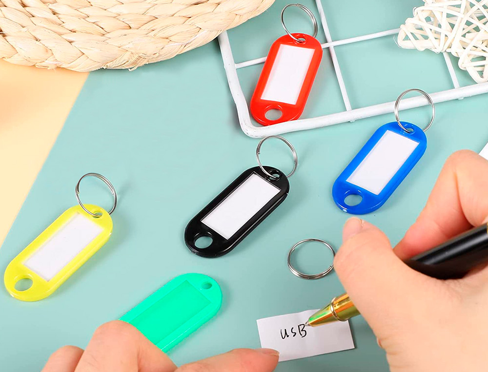 PORTE-CLÉS Q-CONNECT PORTE-ÉTIQUETTE PLASTIQUE 50X22MM COLORIS JAUNE PRÉSENTOIR 100 UNITÉS